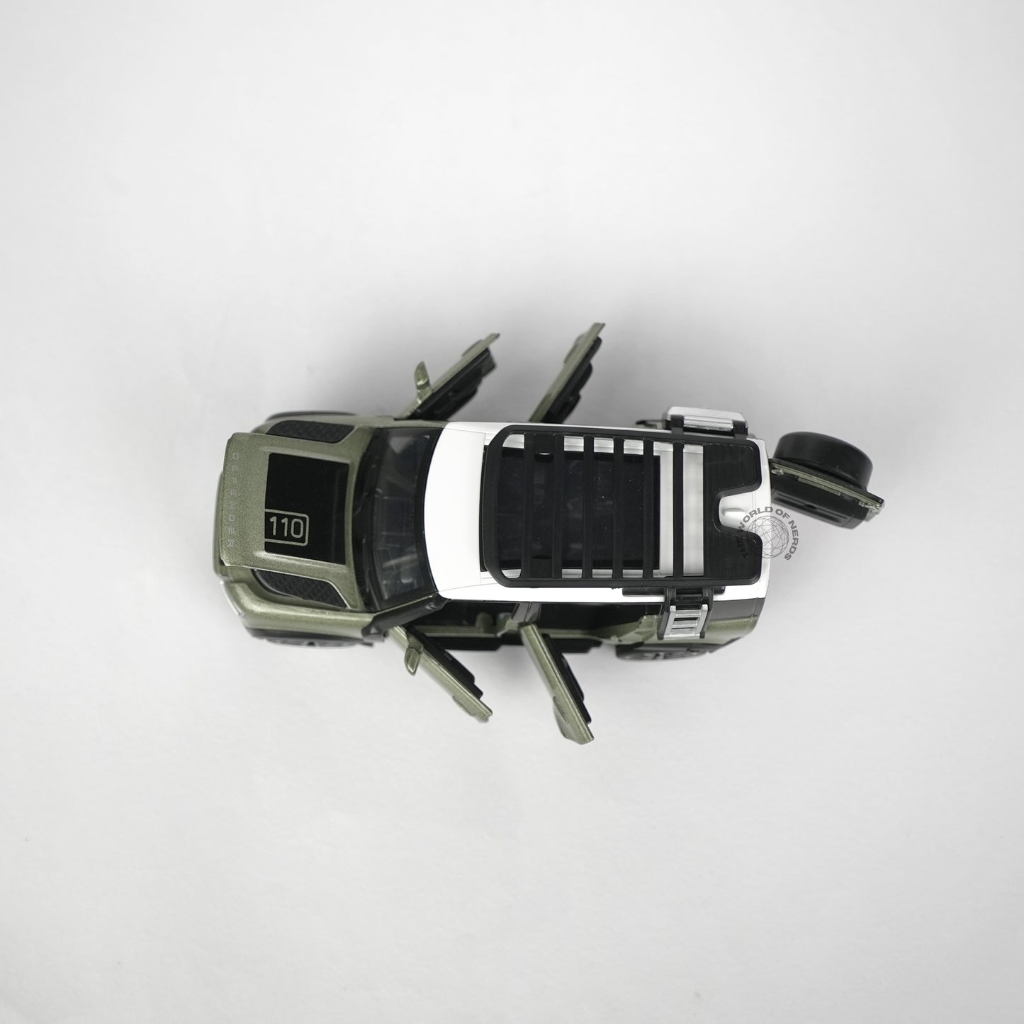 Land Rover Defender 110 Green Model Car - 1:32 Scale Diecast