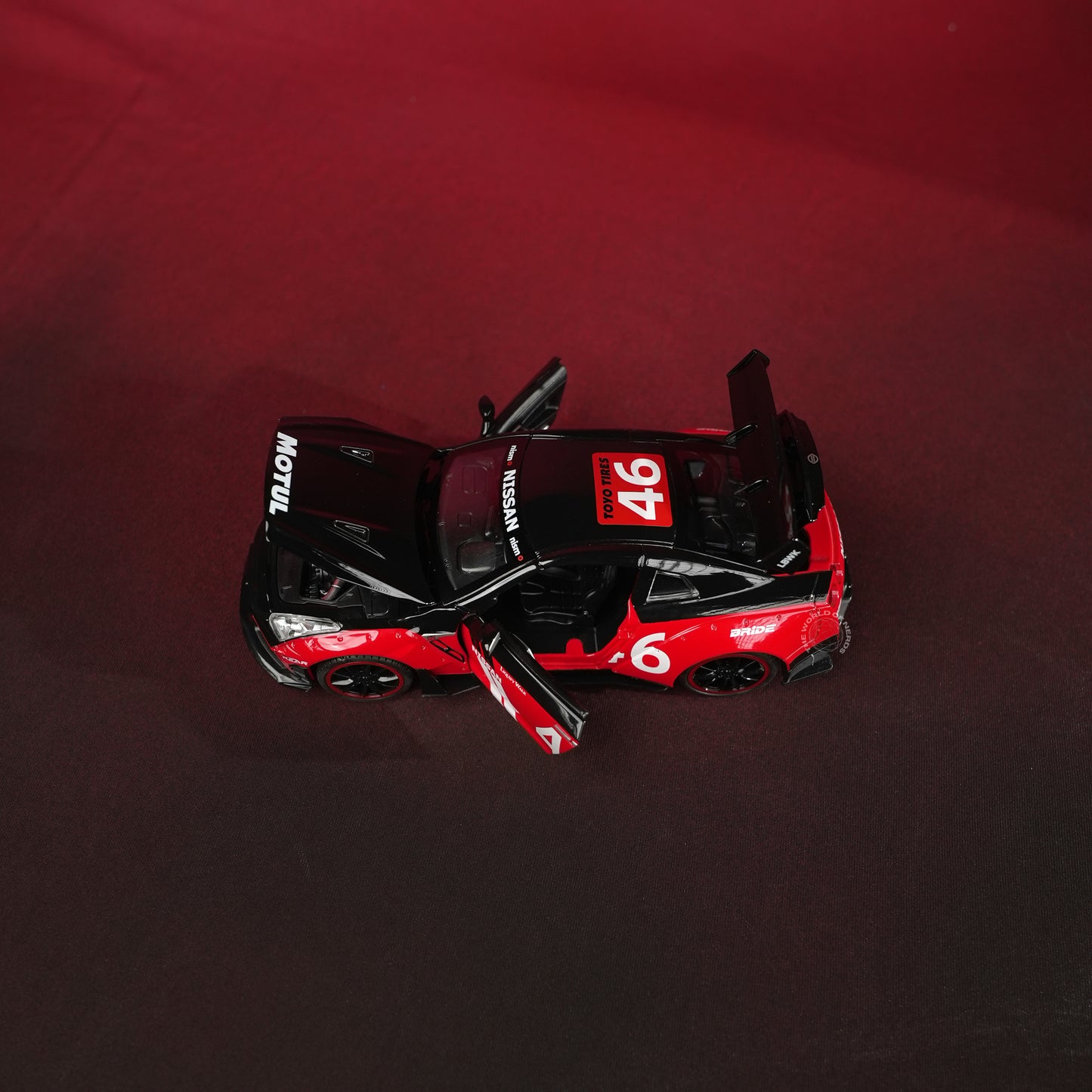 Nissan GT-R R35 Red Model Car - 1:22 Scale Diecast