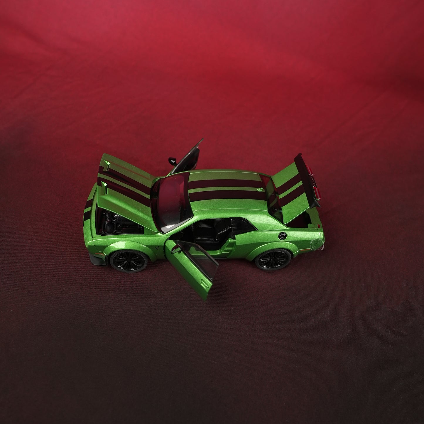 Dodge Challenger Green Model Car - 1:22 Scale Diecast