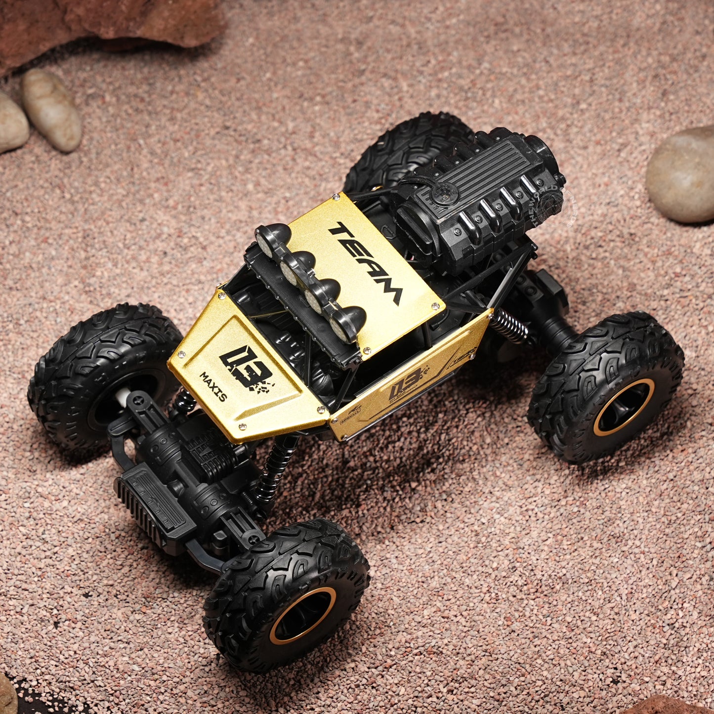 Gold Edition Rock Crawler RC Truck – 1:16 Alloy Off-Road Beast with 2.4GHz Control