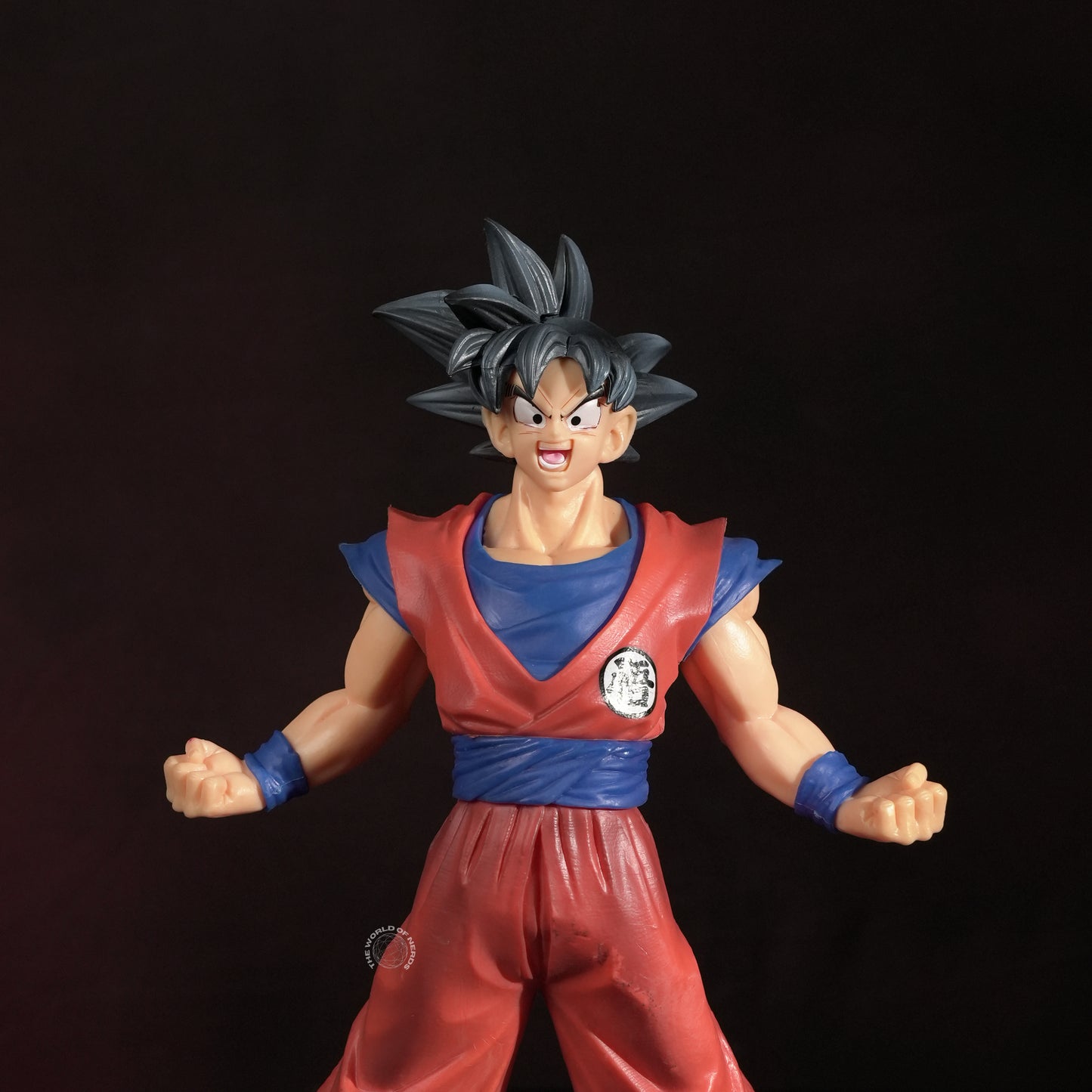 ULTRA INSTINCT GOKU – ACTION FIGURE - The World Of Nerds