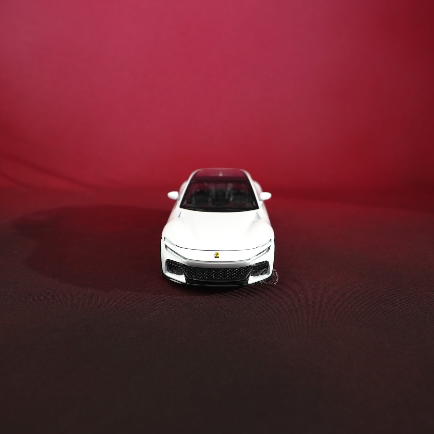 Ferrari Purosangue Diecast Model Car – 1:22 Scale (White)