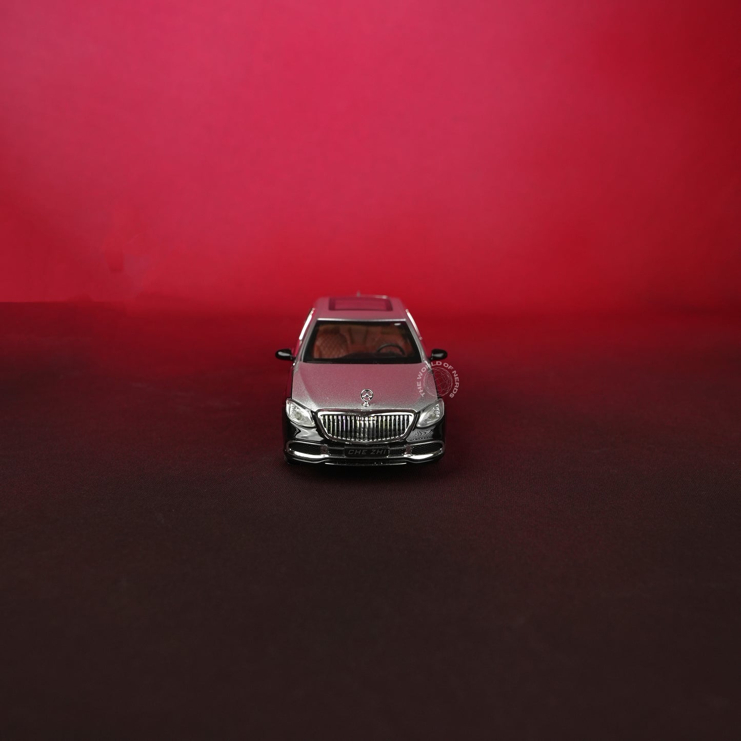 Mercedes-Benz Maybach S-Class Black & Silver Model Car - 1:24 Scale Diecast