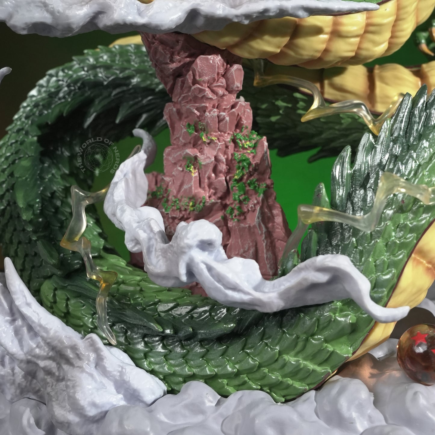 Shenron Dragon Action Figure 57cm – Dragon Ball Z Legendary Wish Dragon Premium Collectible - The World Of Nerds