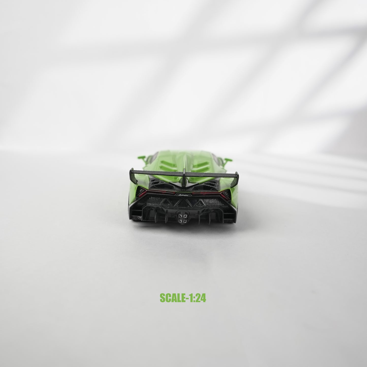 LAMBORGHINI VENENO-1:24-GREEN-R/C LICENSED - The World Of Nerds