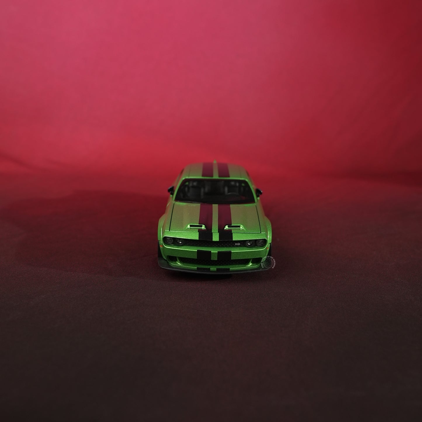 Dodge Challenger Green Model Car - 1:22 Scale Diecast