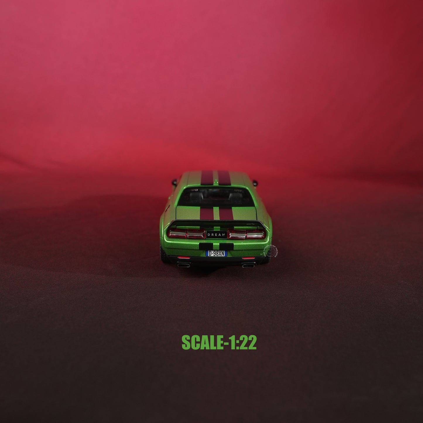 Dodge Challenger Green Model Car - 1:22 Scale Diecast