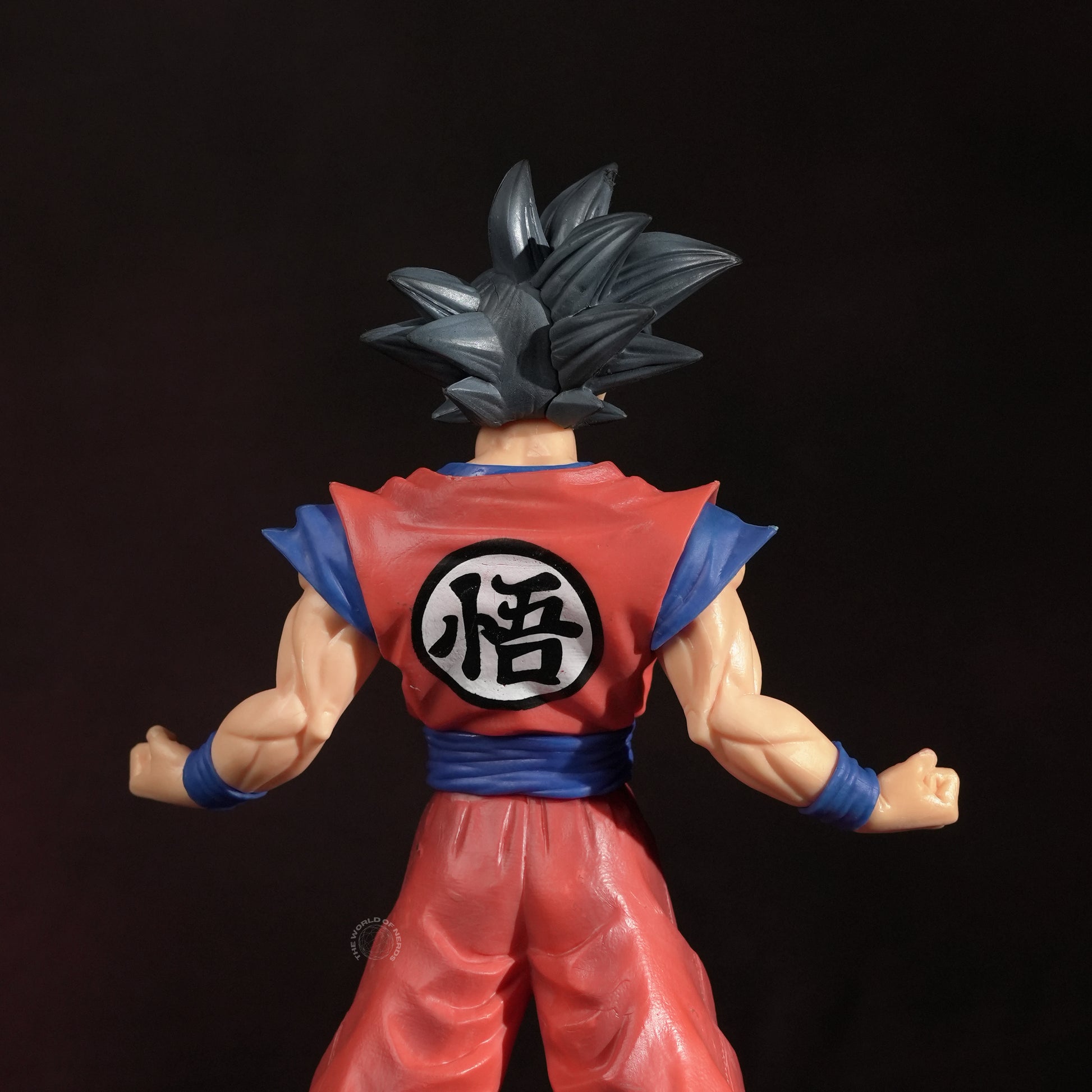 ULTRA INSTINCT GOKU – ACTION FIGURE - The World Of Nerds