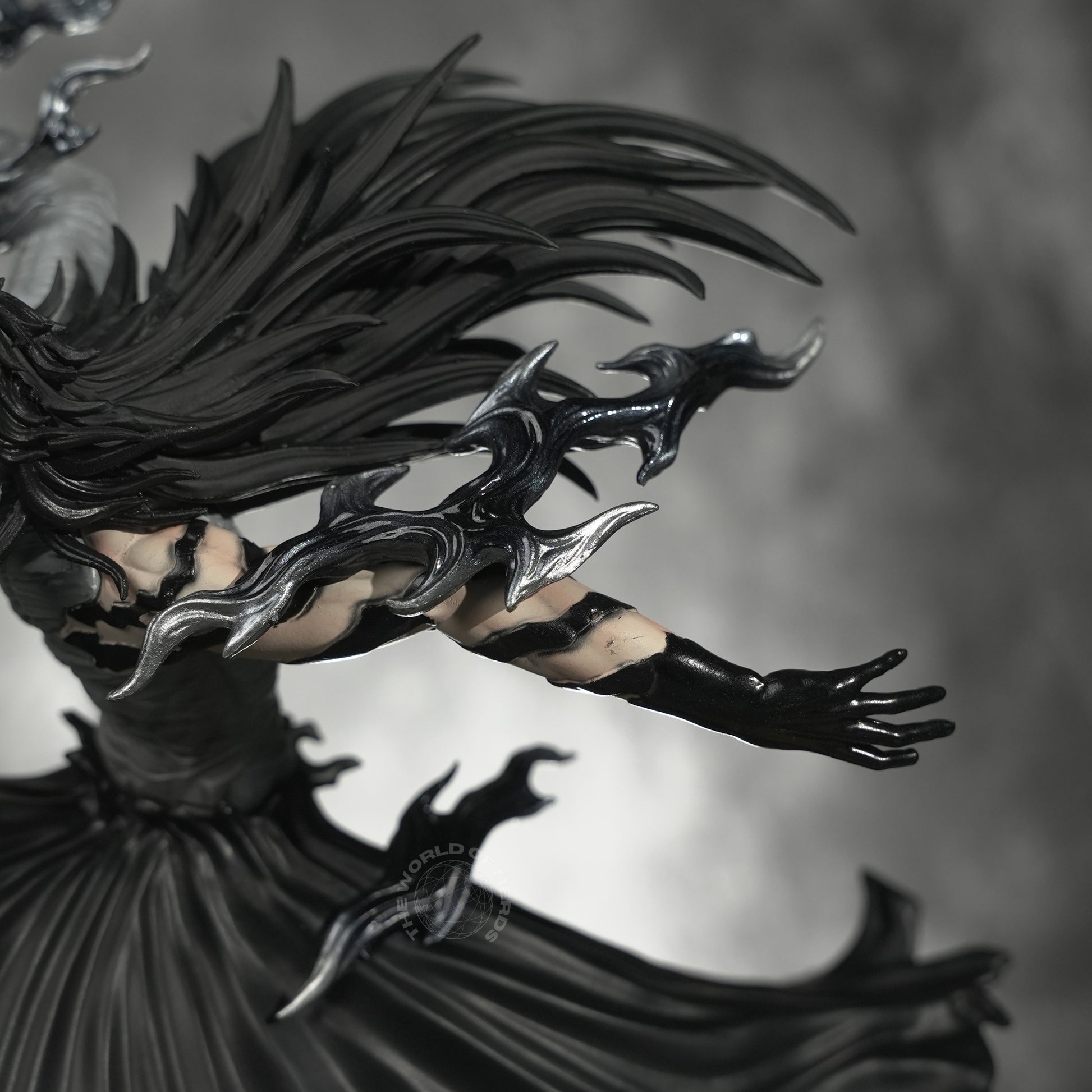 Ichigo Kurosaki Bankai Action Figure Black Version with Base 27.5cm – Bleach Premium Anime Collectible - The World Of Nerds