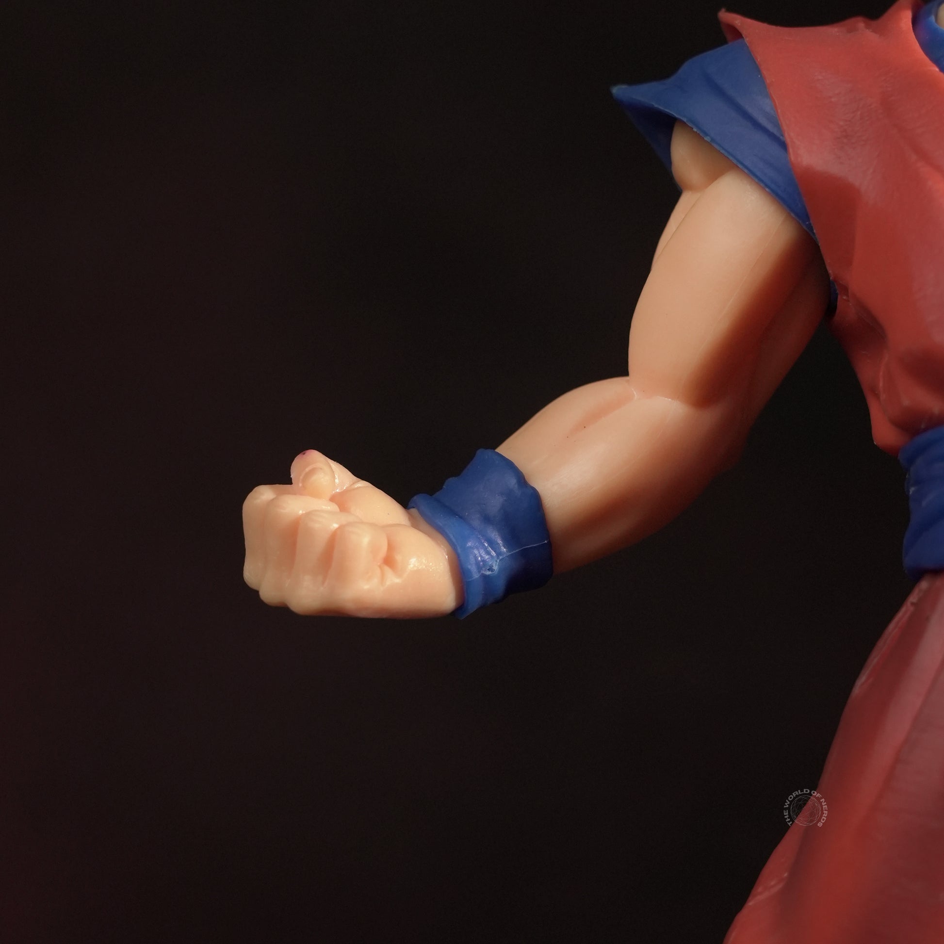 ULTRA INSTINCT GOKU – ACTION FIGURE - The World Of Nerds