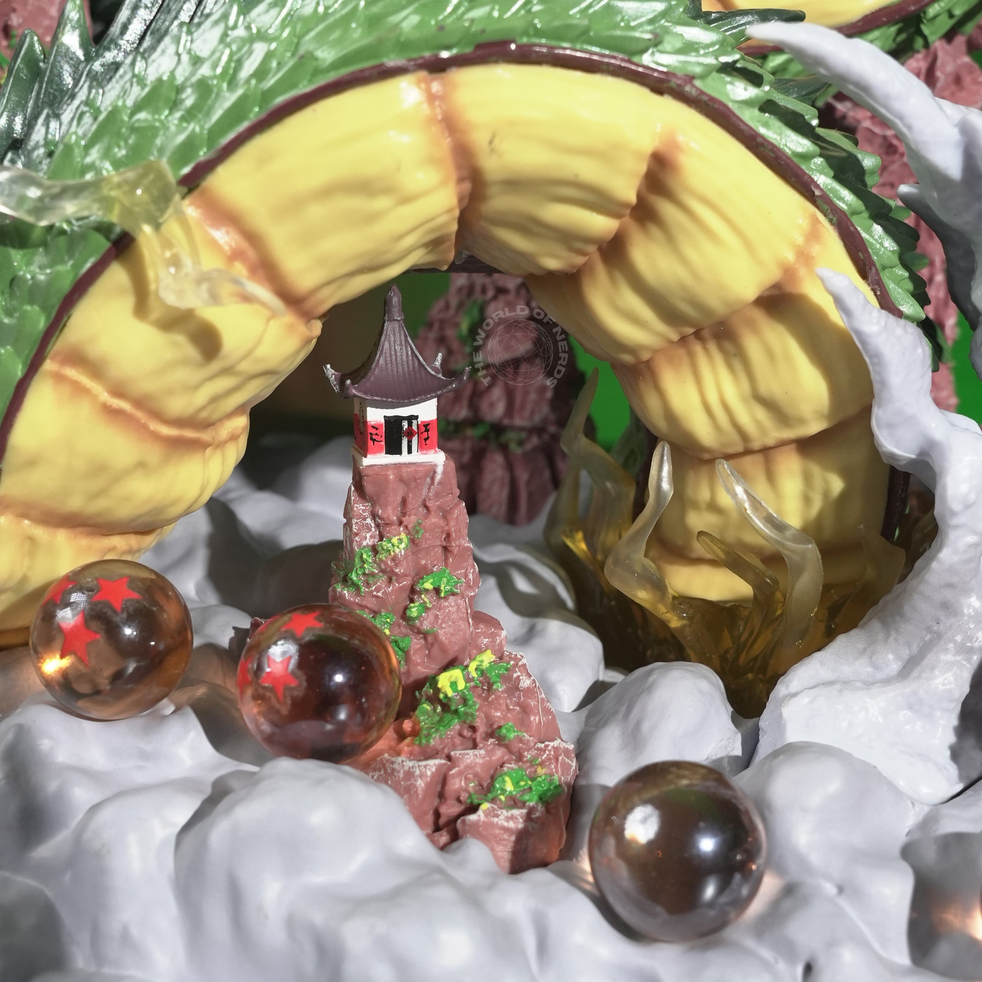 Shenron Dragon Action Figure 57cm – Dragon Ball Z Legendary Wish Dragon Premium Collectible - The World Of Nerds