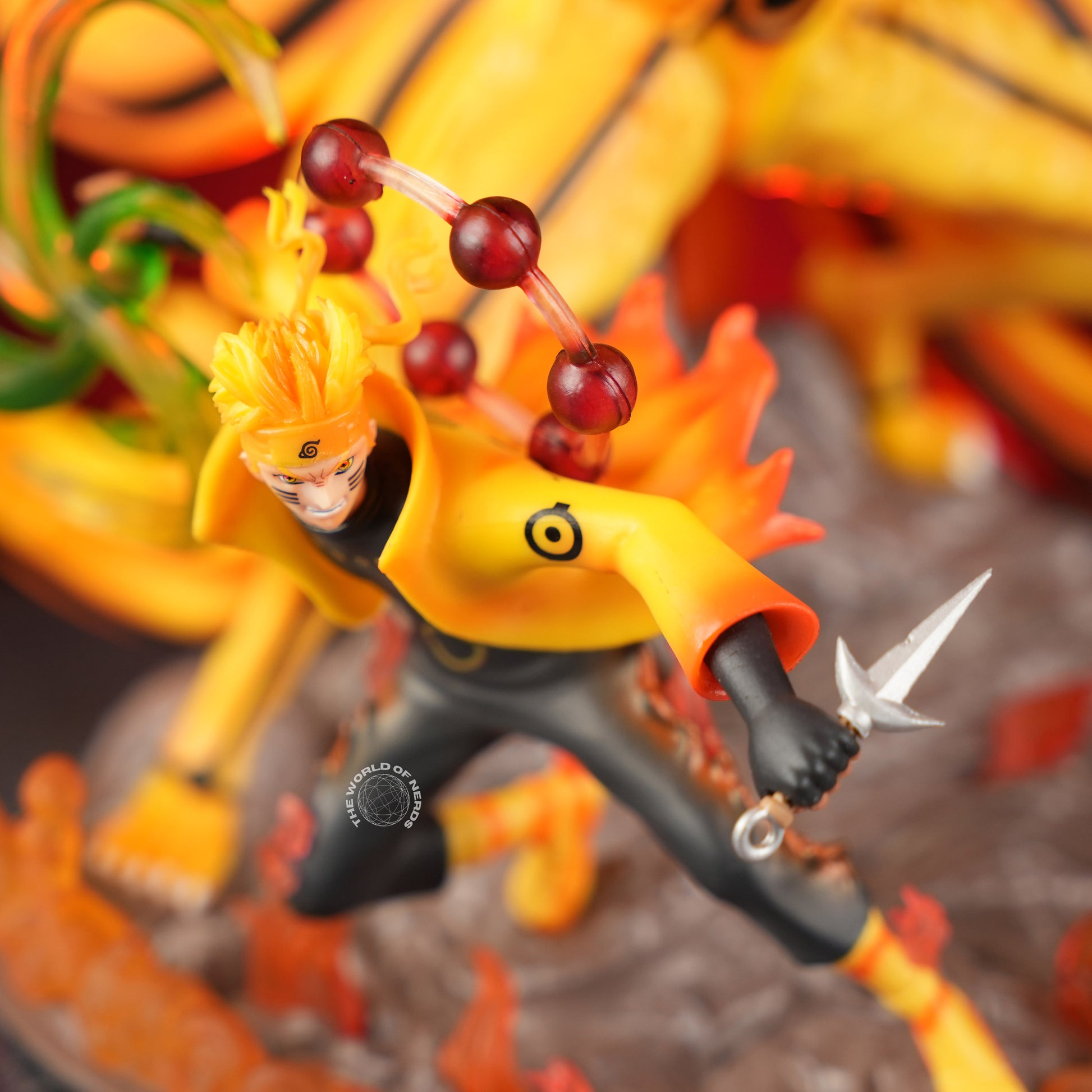 NARUTO WITH NINE TAILS - The World Of Nerds