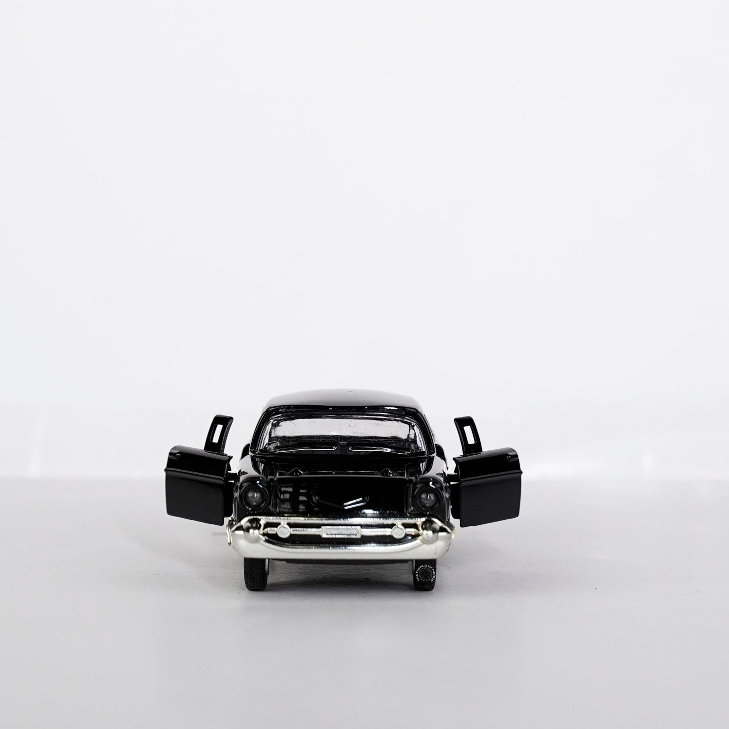 BLACK-CHEVROLET BEL AIR CAR SCALE - 1:32