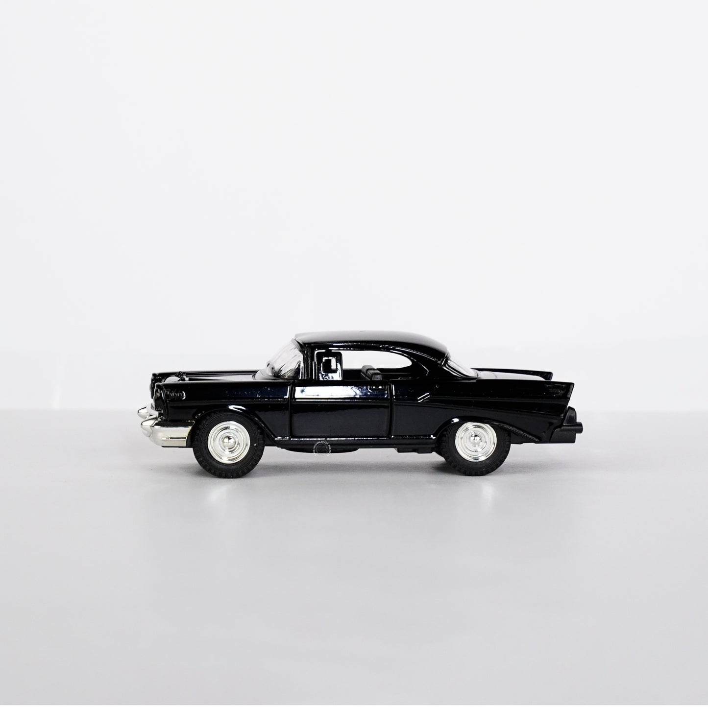 BLACK-CHEVROLET BEL AIR CAR SCALE - 1:32