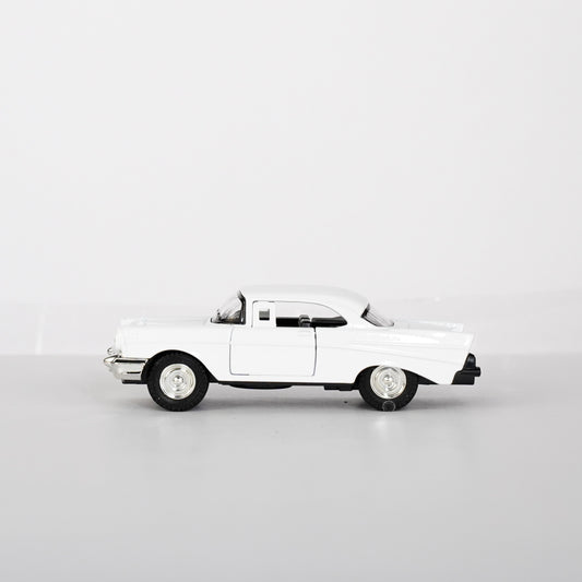 WHITE-CHEVROLET BEL AIR CAR SCALE - 1:32