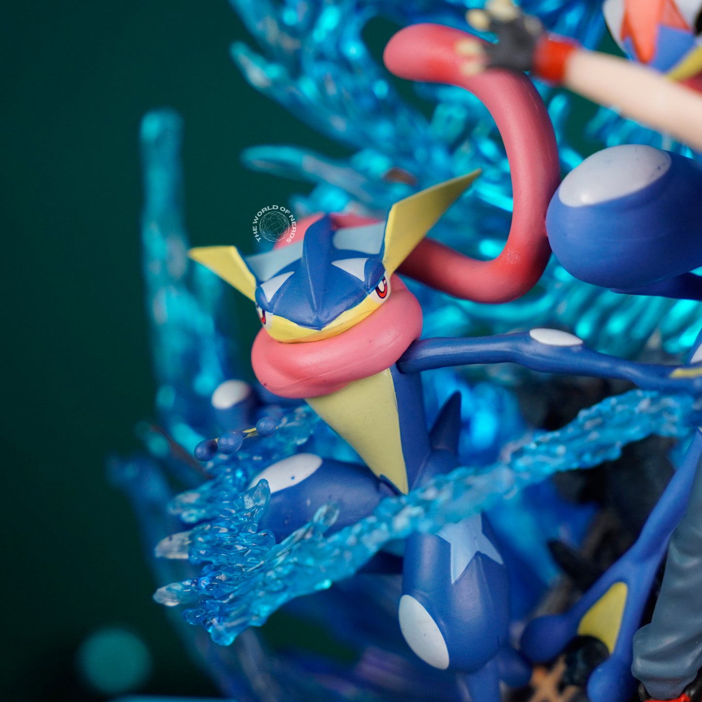POKEMON ASH WITH FROAKIE ACTION FIGURE