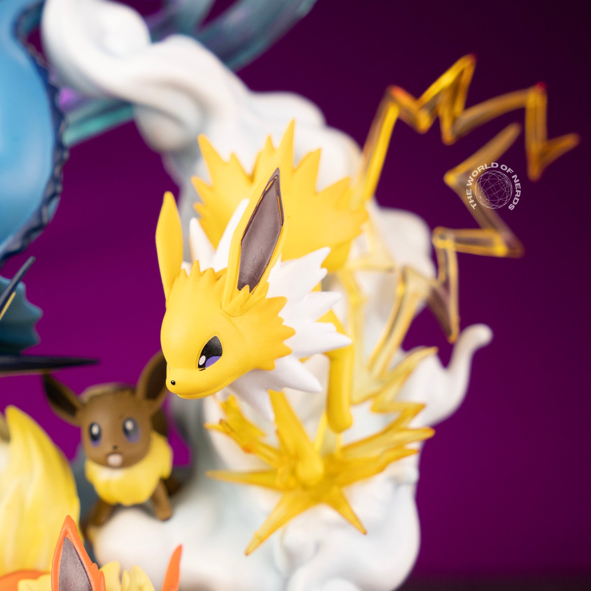 EEVEE EVOLUTION WITH LIGHT - The World Of Nerds